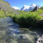 La rivière en aval du lac et le Combin en face (en 2020)