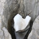 Névé coeur dans le lapiaz de Tsanfleuron