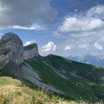 Avant-plan: la Tour de Mayen, et plus loin la Tour d'Aï